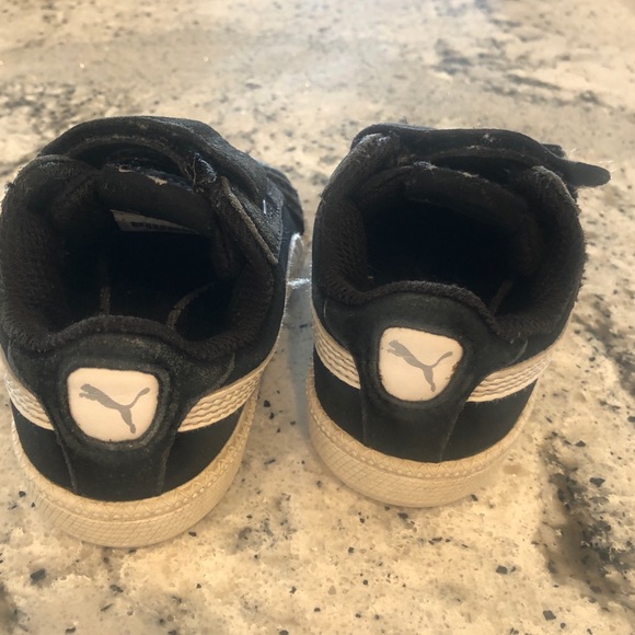 Toddler Puma Sneakers size 4 - Picture 3 of 3